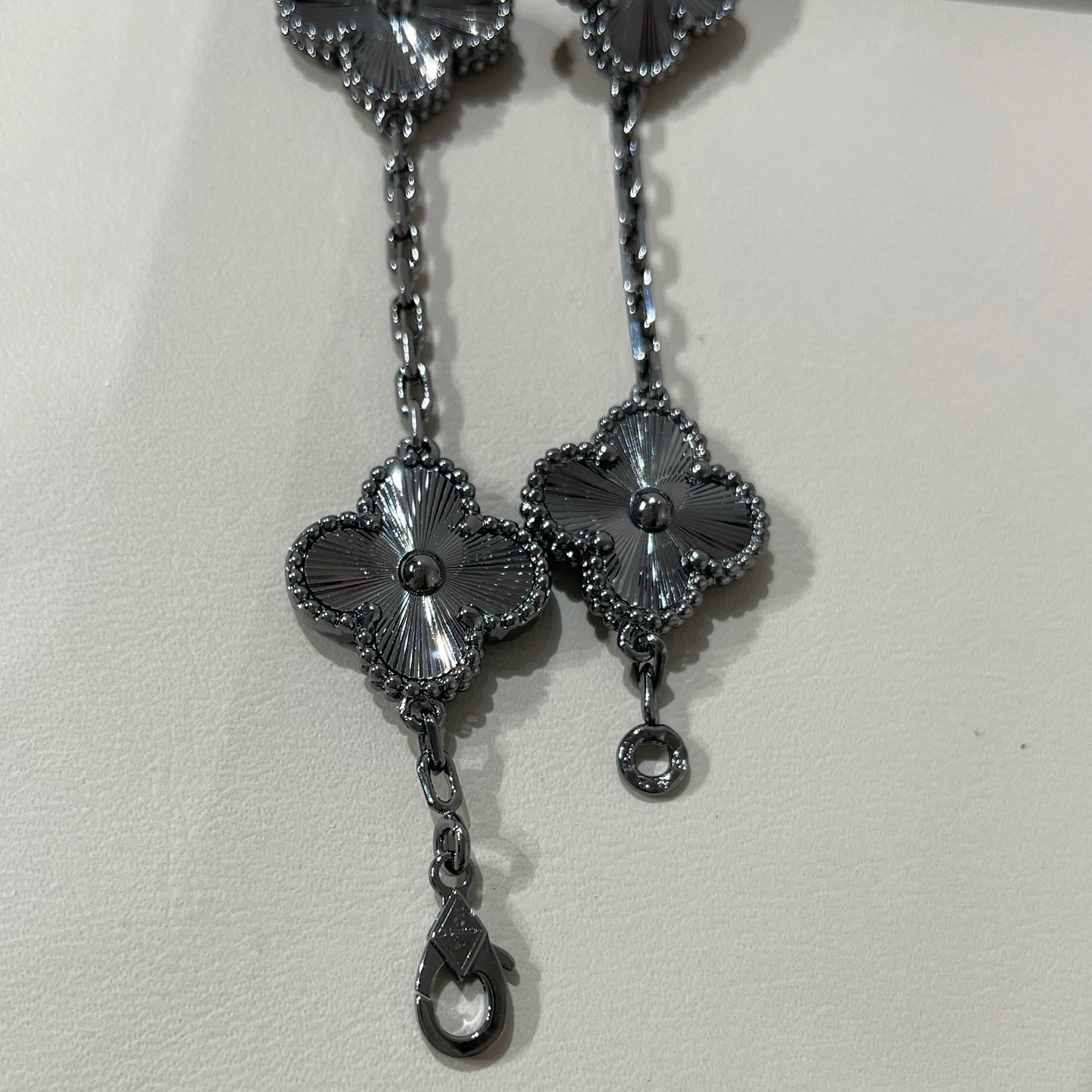 [Lumi Jewels]CLOVER 5 MOTIF BLACK BRACELET