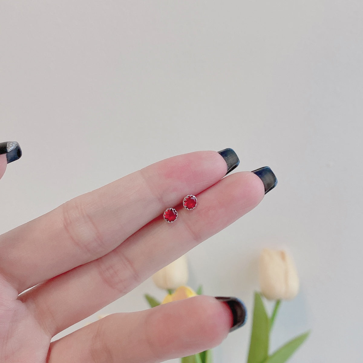 [Lumi Jewels]Sparkling Colorful Round Shape Earrings
