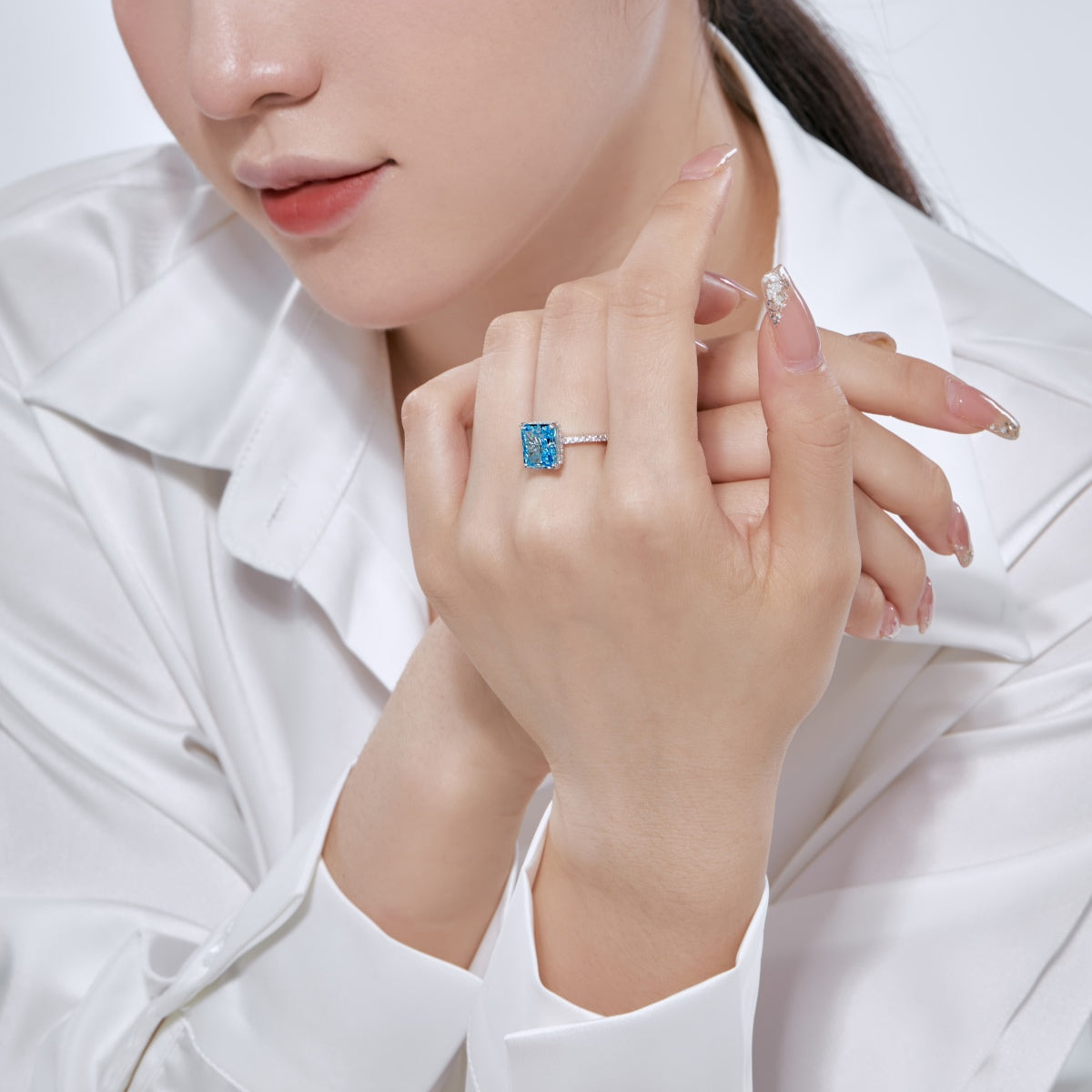 [Lumi Jewels]4.0 Carat Luxurious Engagement Ring