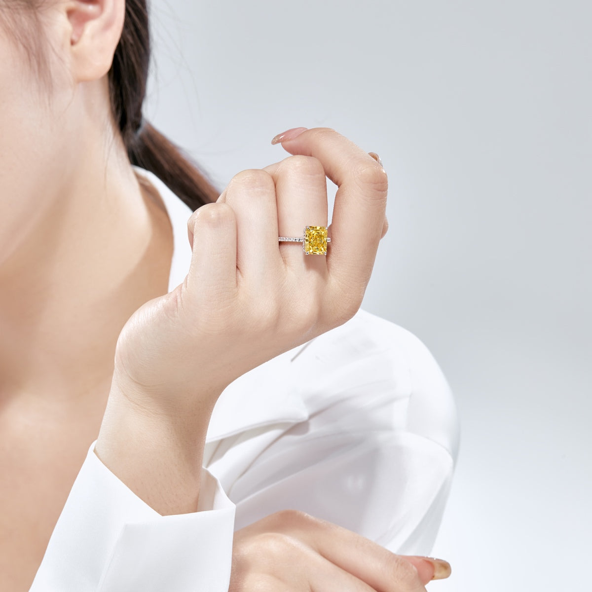 [Lumi Jewels]4.0 Carat Luxurious Engagement Ring