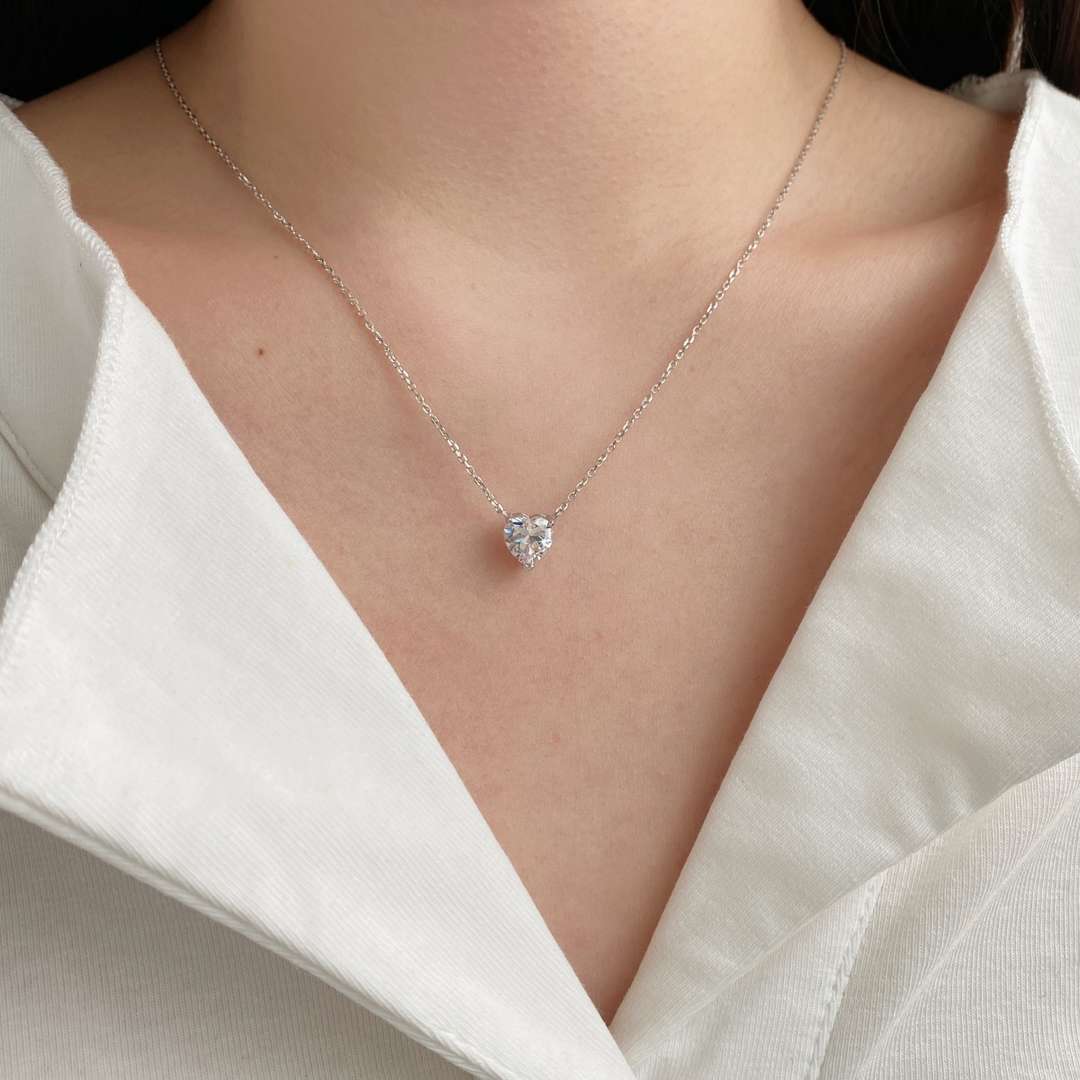 [Lumi Jewels]Heart Shape Main Stone Pendant Collarbone Necklace
