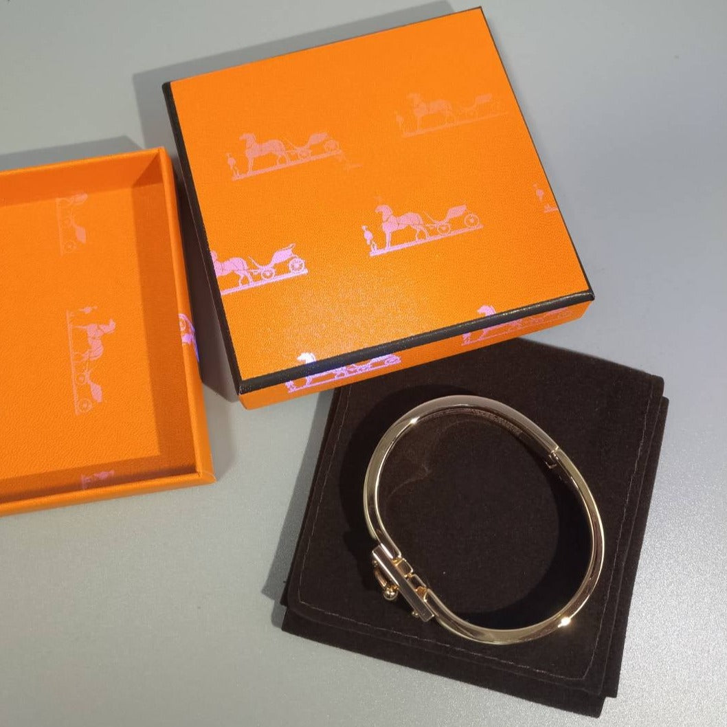 [Lumi Jewels]H GREY BRACELET