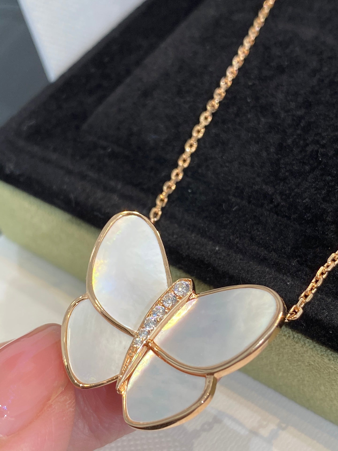 [Lumi Jewels]BUTTERFLY GOLD MOP DIAMOND NECKLACE