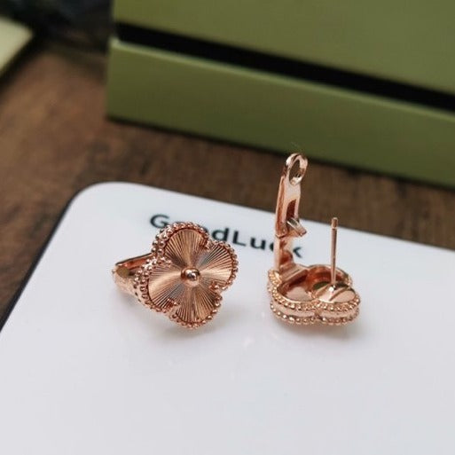 [Lumi Jewels]BOUCLES D'OREILLES CLOUS MOYENNES TRÈFLE
