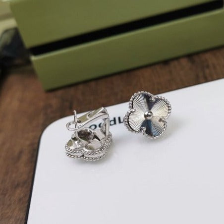 [Lumi Jewels]BOUCLES D'OREILLES CLOUS MOYENNES TRÈFLE