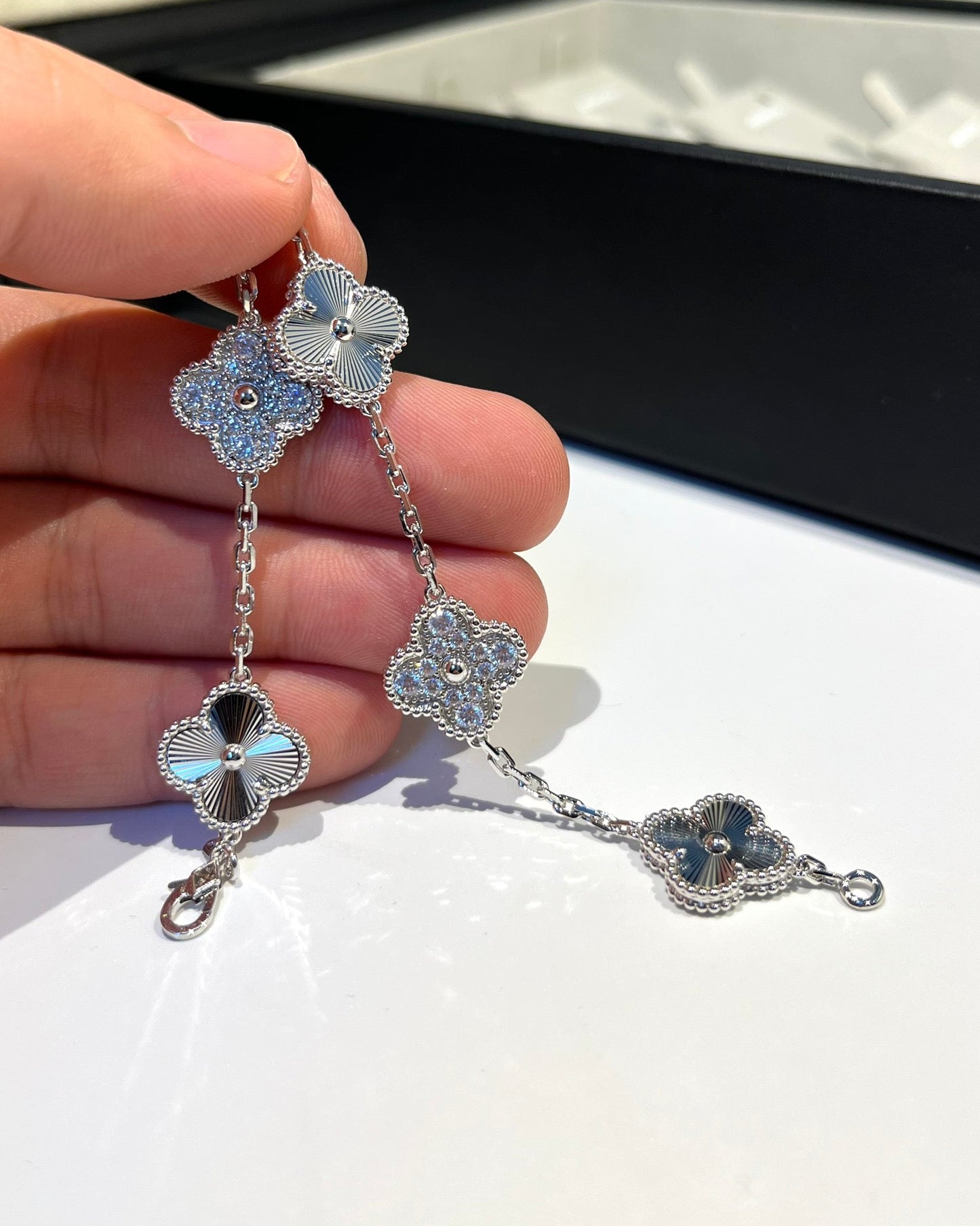 [Lumi Jewels]CLOVER 5 MOTIF SILVER DIAMOND BRACELET