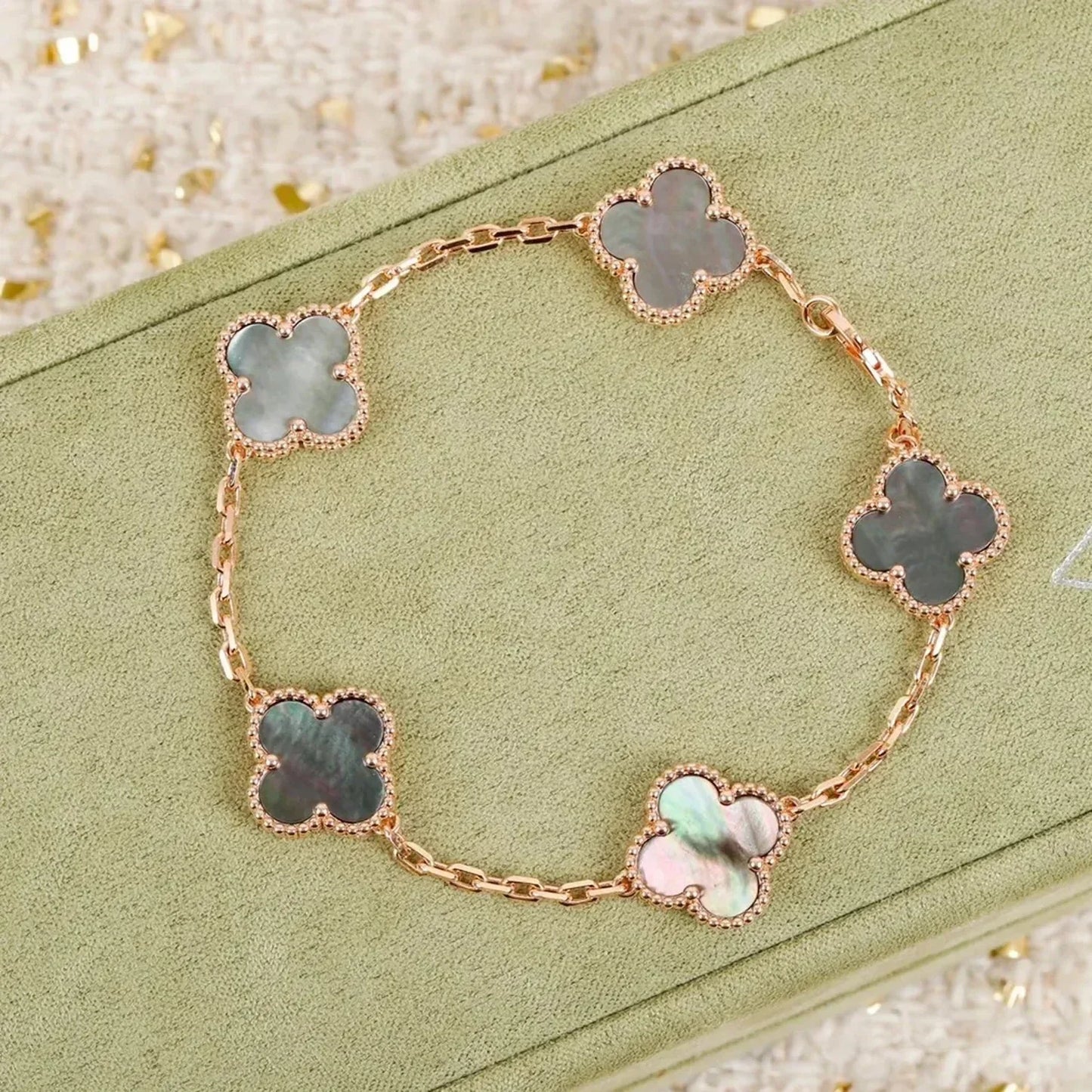 [Lumi Jewels]CLOVER 5 MOTIF GRAY MOP  BRACELET