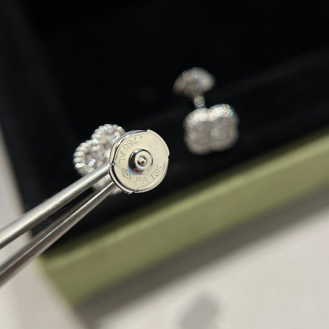 [Lumi Jewels]PUCES D'OREILLES MINI TRÈFLE DIAMANT