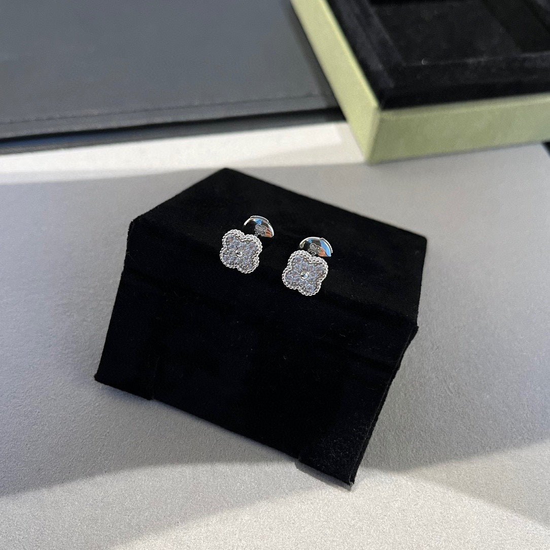 [Lumi Jewels]PUCES D'OREILLES MINI TRÈFLE DIAMANT