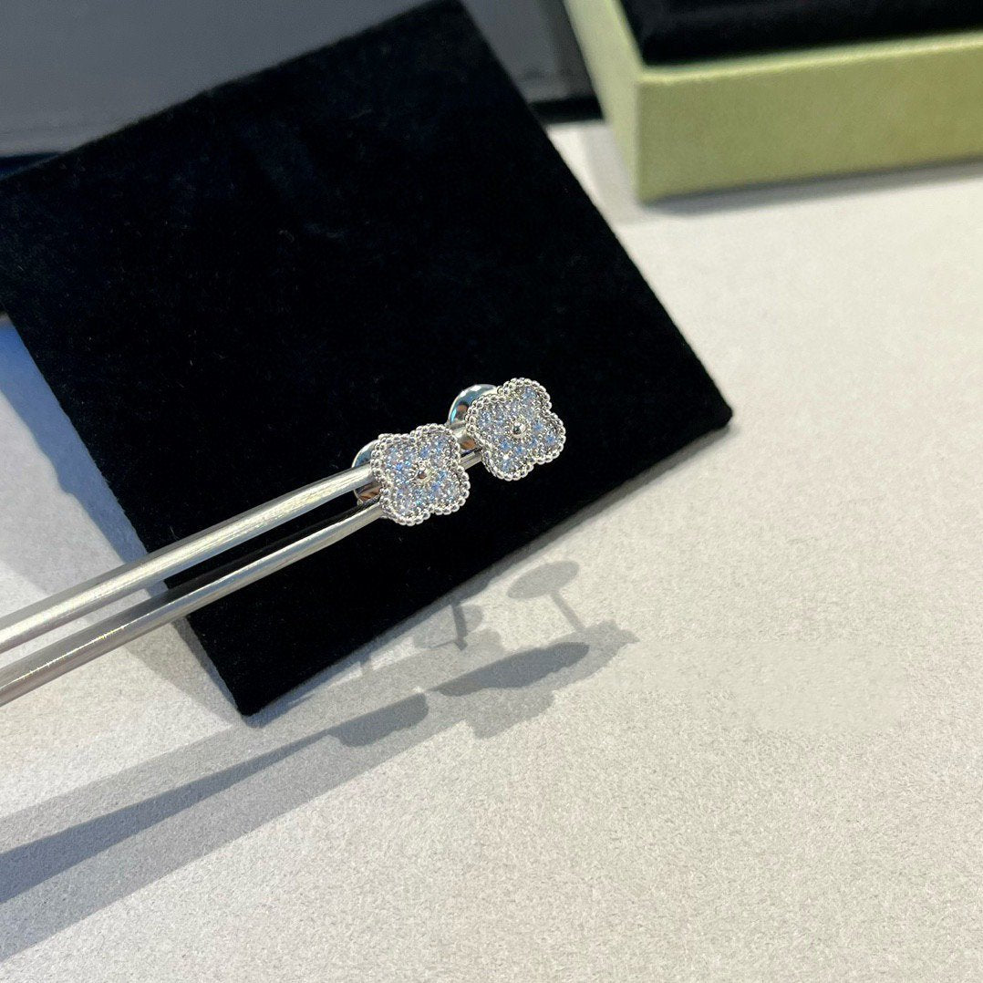 [Lumi Jewels]PUCES D'OREILLES MINI TRÈFLE DIAMANT